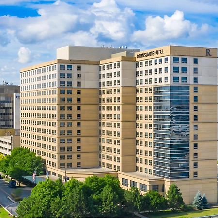 Renaissance Chicago O'Hare Suites Hotel Rosemont Exterior photo