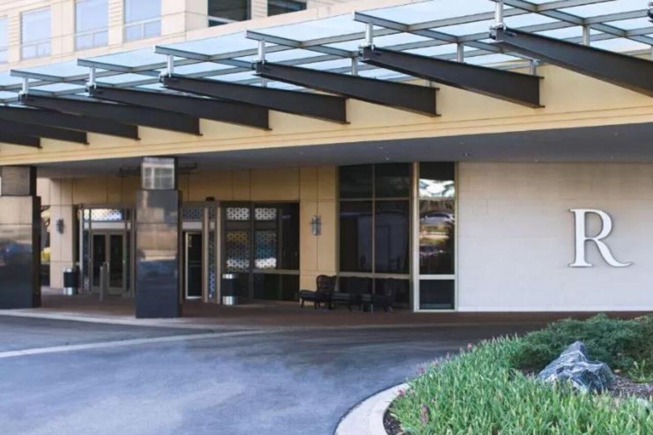 Renaissance Chicago O'Hare Suites Hotel Rosemont Exterior photo