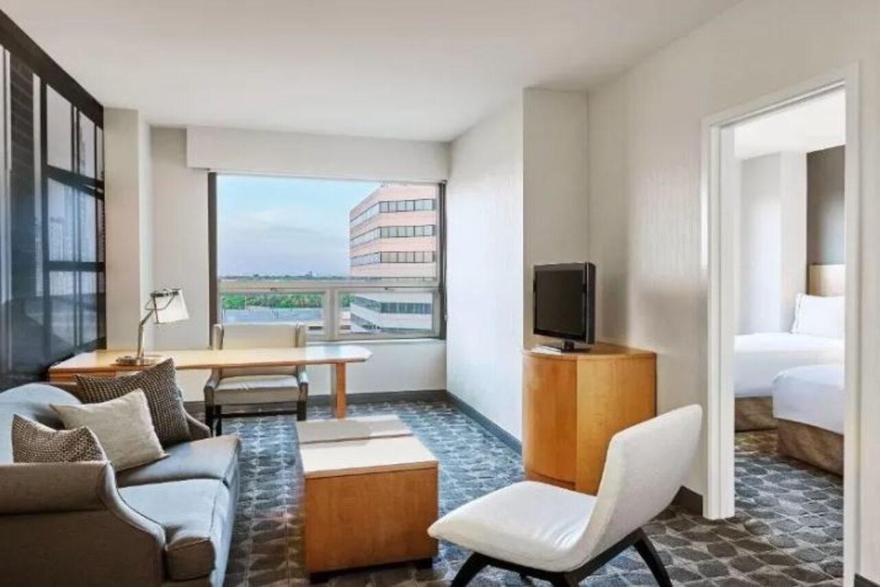 Renaissance Chicago O'Hare Suites Hotel Rosemont Exterior photo