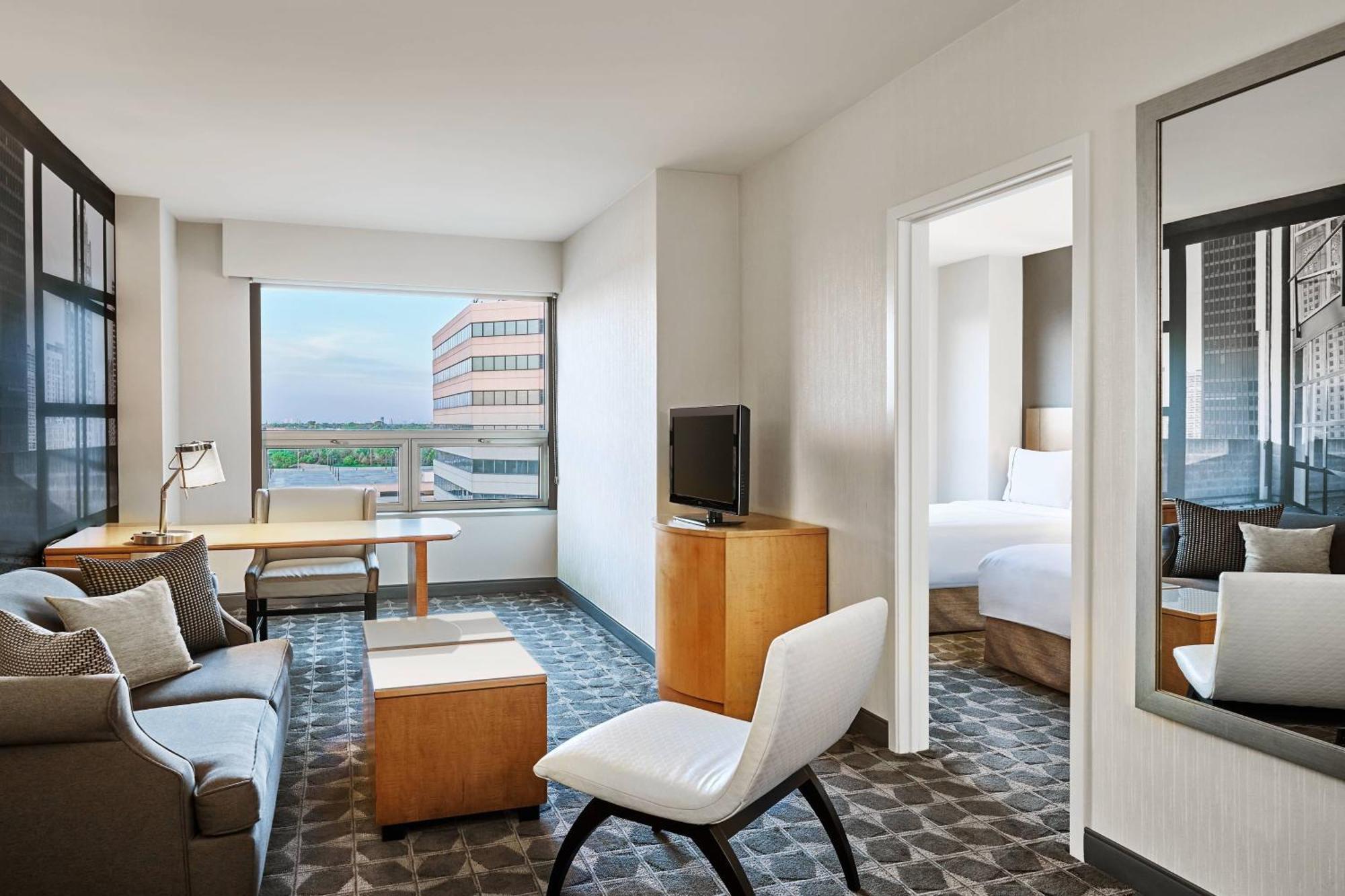 Renaissance Chicago O'Hare Suites Hotel Rosemont Exterior photo