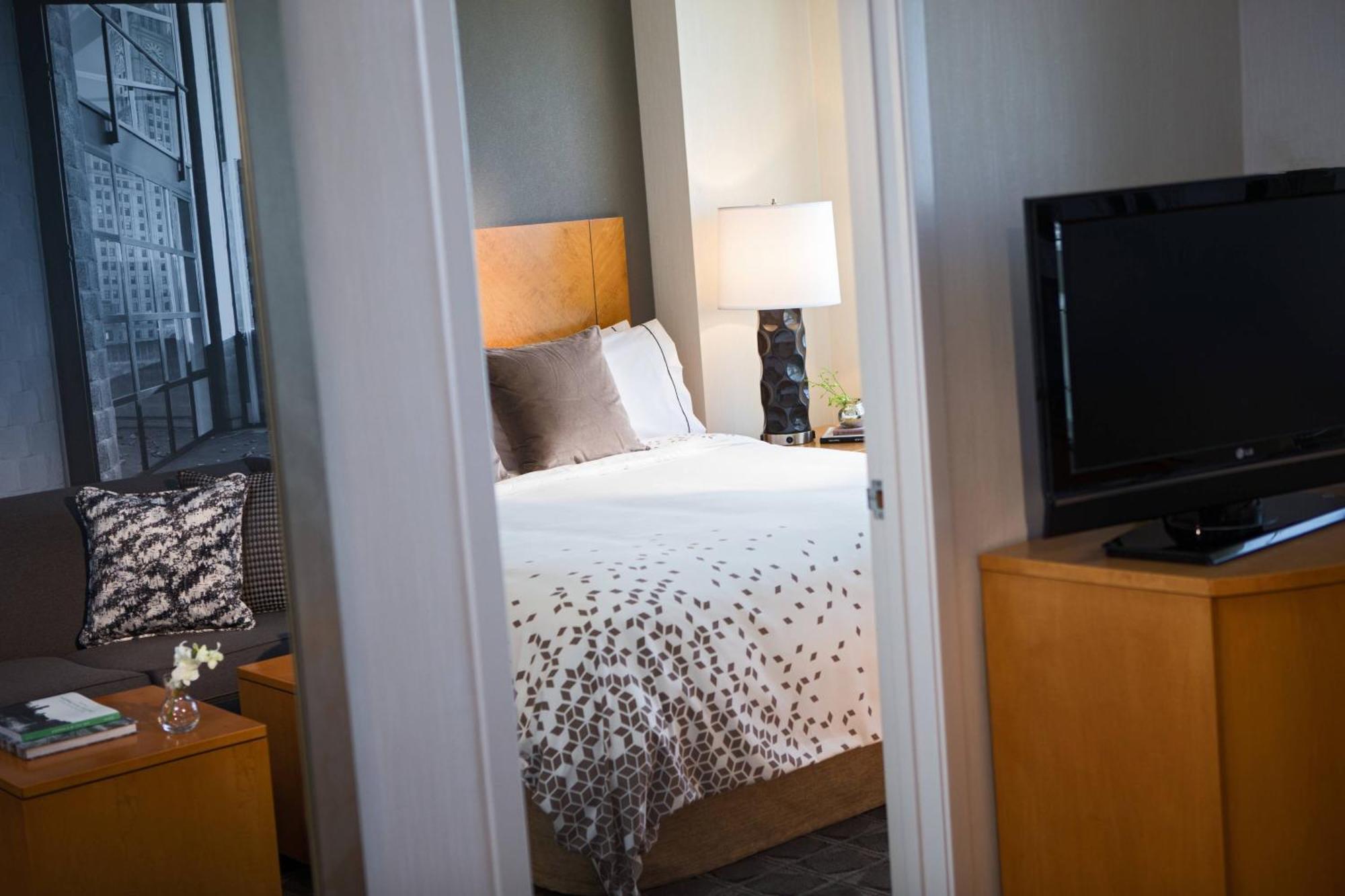 Renaissance Chicago O'Hare Suites Hotel Rosemont Exterior photo