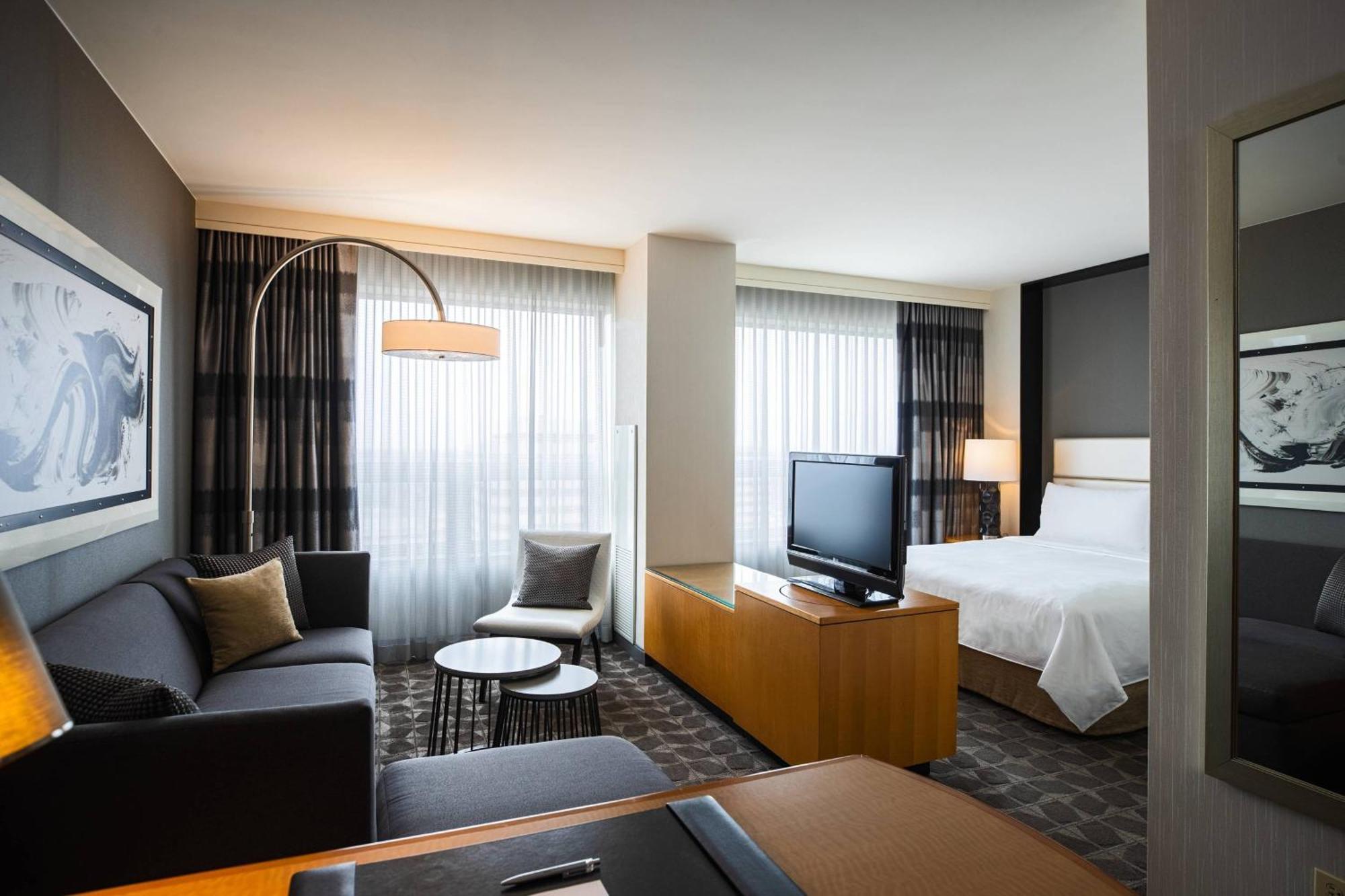 Renaissance Chicago O'Hare Suites Hotel Rosemont Exterior photo